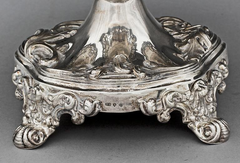 UPPSATSSKÅL, silver, nyrokoko, bl a Gustaf Möllenborg, Stockholm 1842 resp -47. Vikt ca 1031 g.