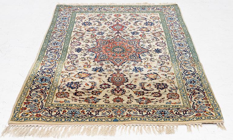 A Nain rug, c. 165 x 103 cm.