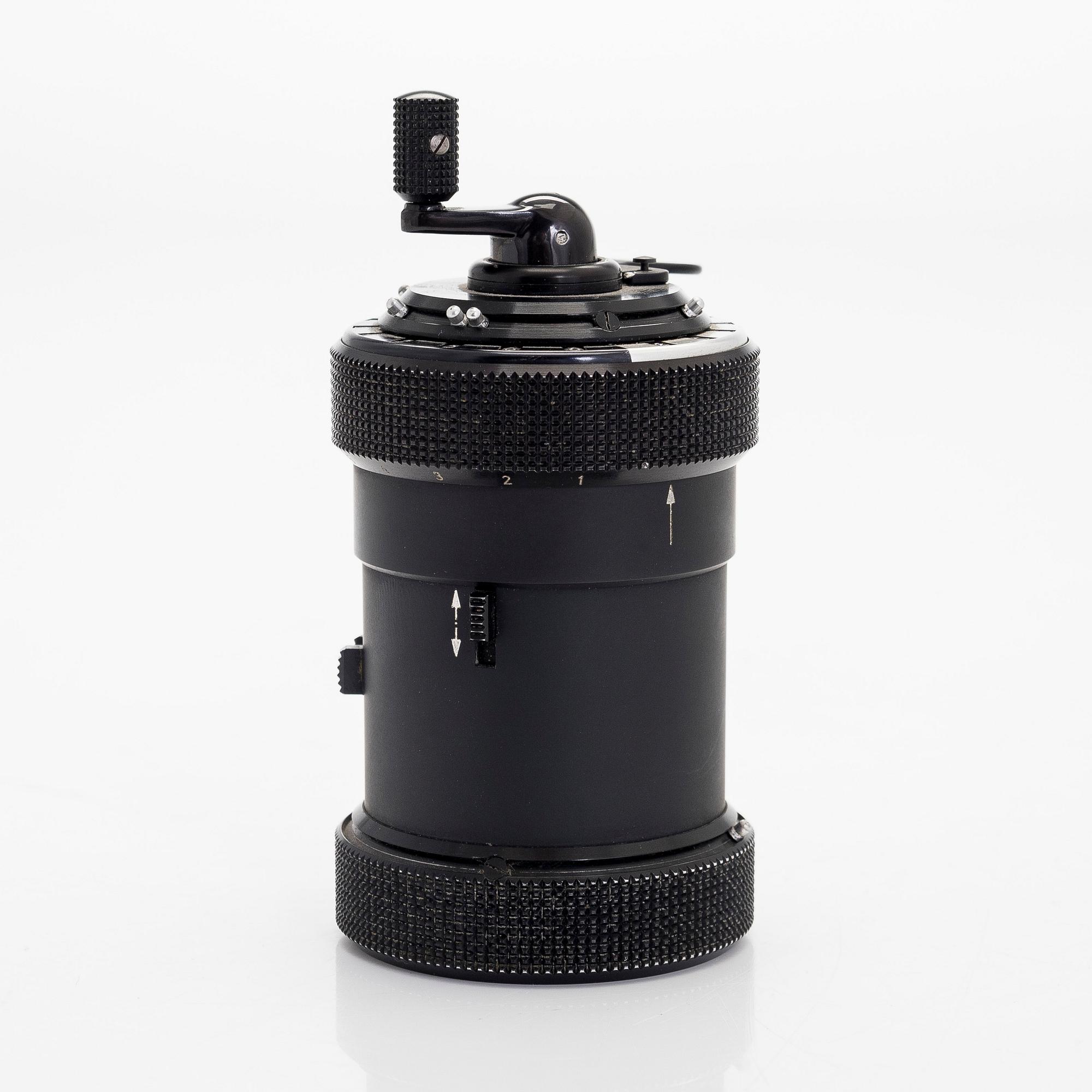 Räknemaskin, "Curta, Type I", utvecklad av Curt Herzstark, Contina AG Mauren, Lichtenstein, formgiven 1947.