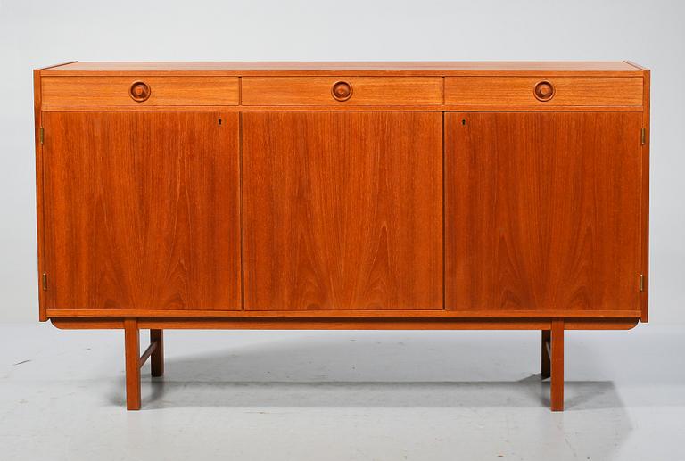 SIDEBOARD, 1900-talets tredje kvartal.