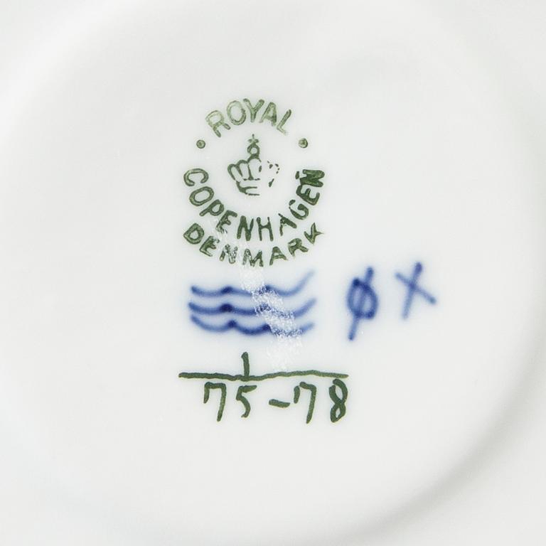 Buljongkoppar med lock och fat 6 st "Musselmalet" Royal Copenhagen Danmark porslin.