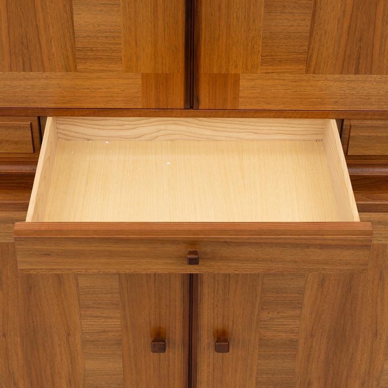 Carl Malmsten, skåp, "Ambassadör", 1900-talets andra hälft.