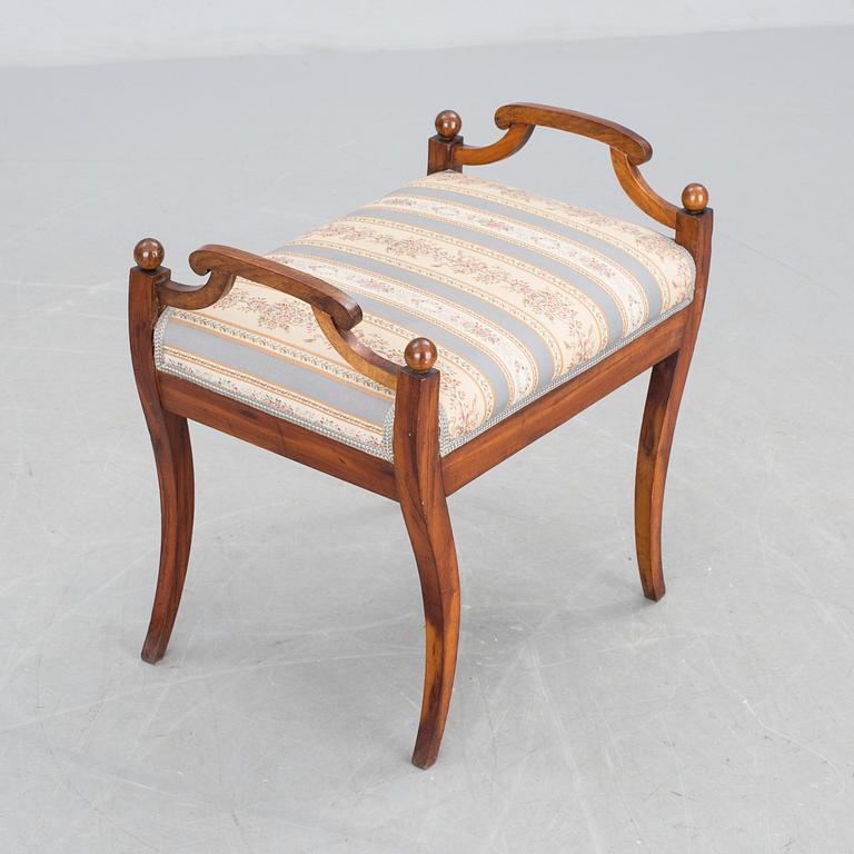 TABURETT, Karl Johan, 1800-talets första hälft.