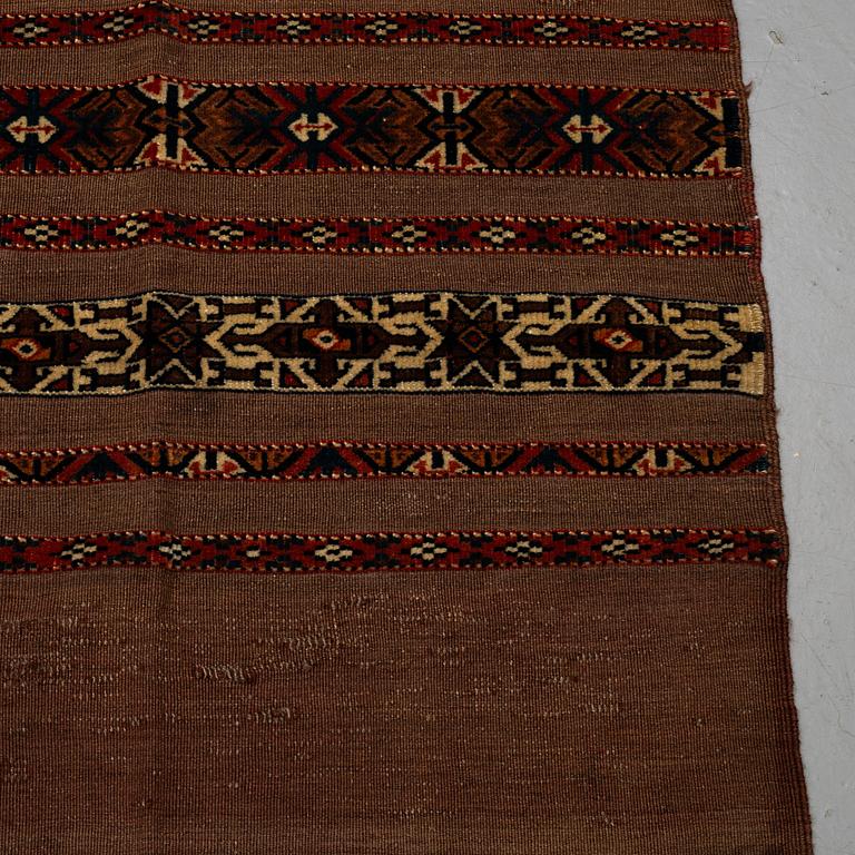 A pair of Turkmen chuvals, circa 154 x 103,5 and 150 x 102,5 cm.