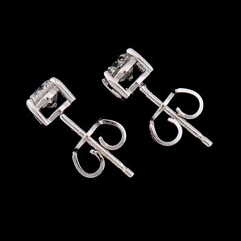 ÖRHÄNGEN, 1 par, 18K vitguld, briljantslipade diamanter tot ca 0.87 ct.