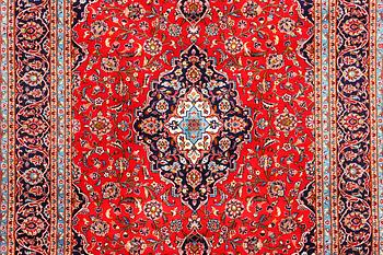 A Keshan carpet, c. 372 x 247 cm.