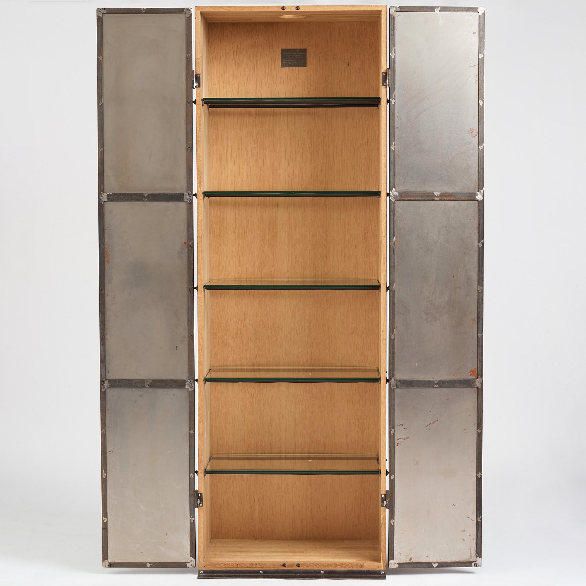 Jonas Bohlin, a "Slottsbacken" cabinet, Källemo, Sweden post 1987.