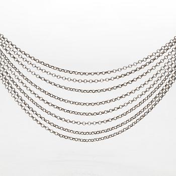 Kalevala Koru, a sterling silver 'Paradise/Hämäläisemännän juhlakääty' necklace. Helsinki 1997.