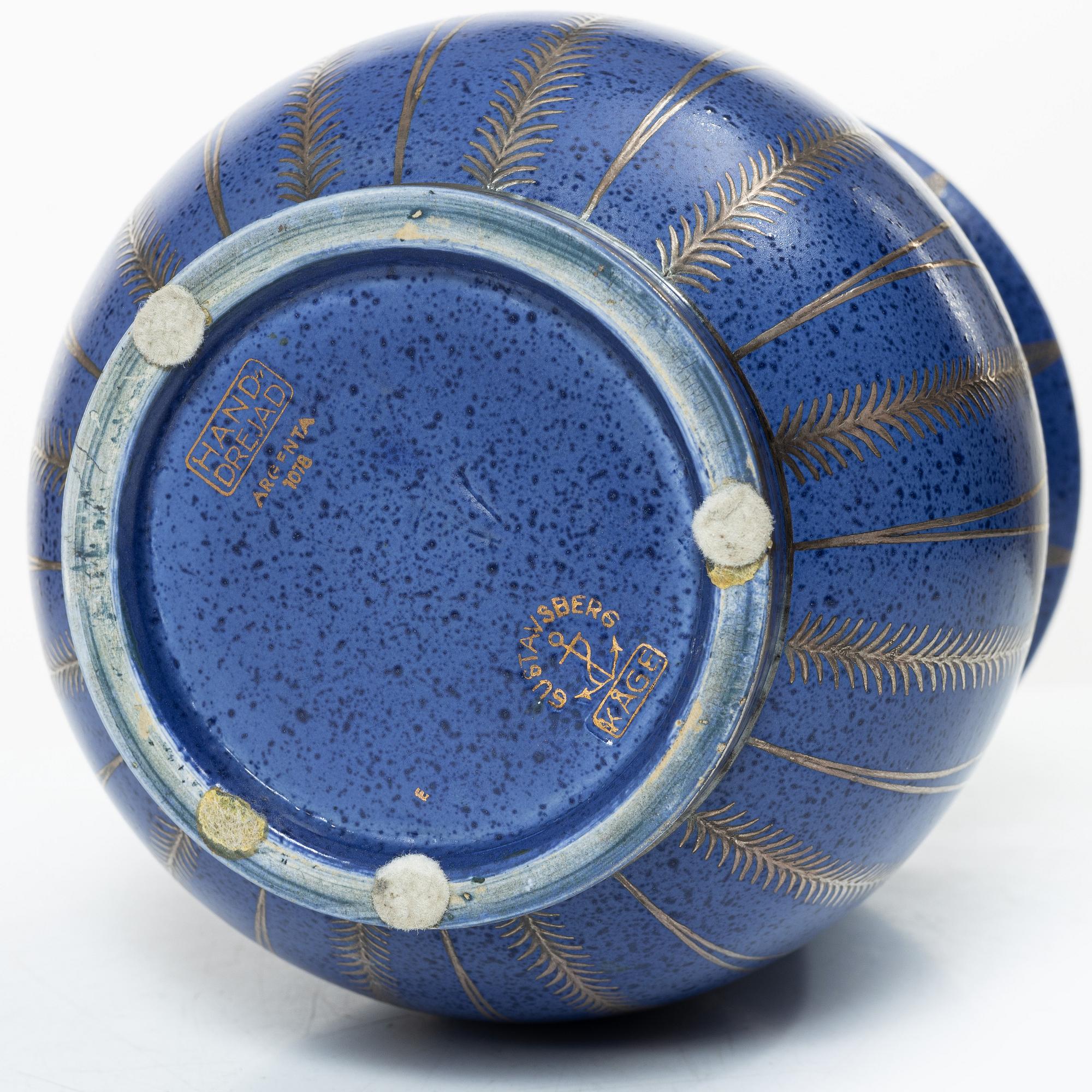 Wilhelm Kåge, an "Argenta" stoneware vase, Gustavsberg 1935.