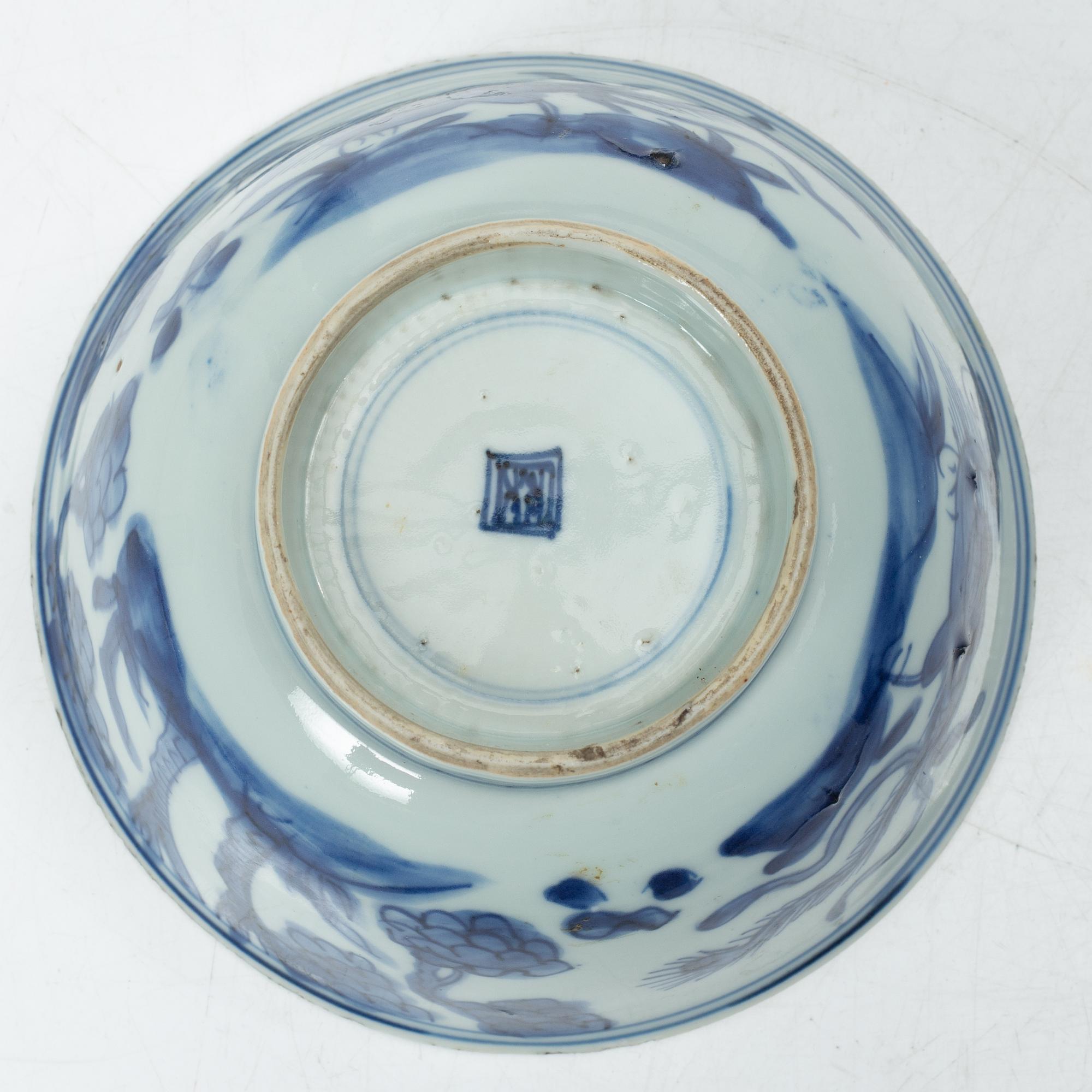 Skål, porslin. Mingdynastin (1368-1644).