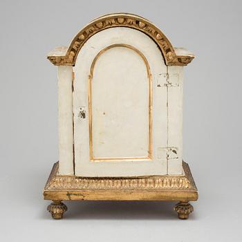 A Swedish late gustavian table clock, ca 1800.