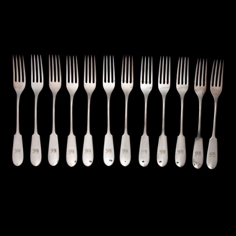 BESTICK, 26 delar, silver, "Helsingfors" Hopeakeskus, Tavastehus 1950-tal och Helsingfors 1905. Vikt med knivblad 1171g.