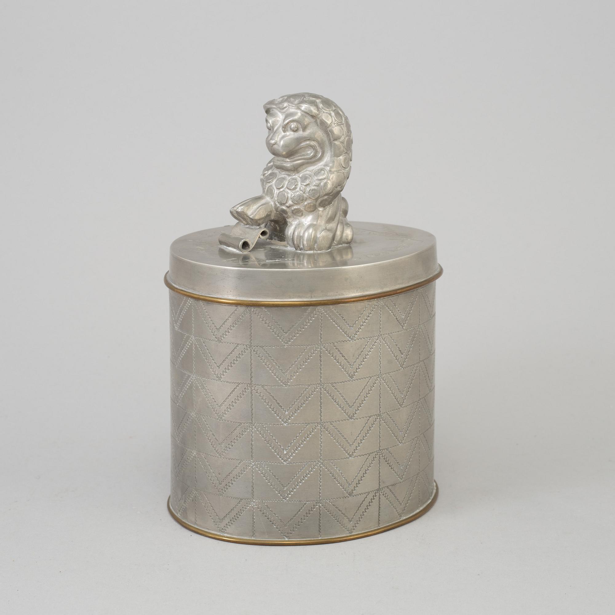 Anna Petrus, & Estrid Ericson, a pewter cigar box with cover by Svenskt Tenn, Stockholm 1928.