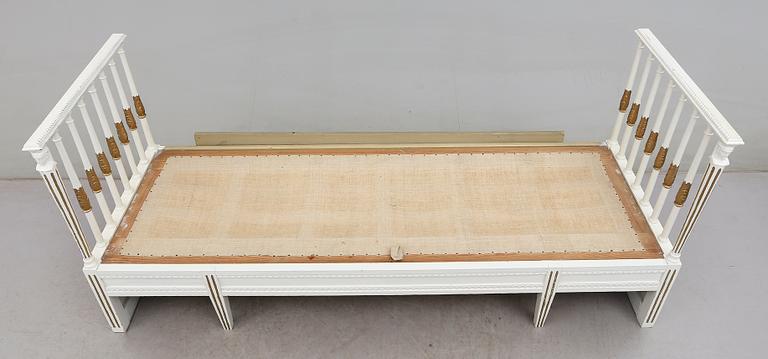 DAGBÄDD, sengustaviansk, tidigt 1800-tal.