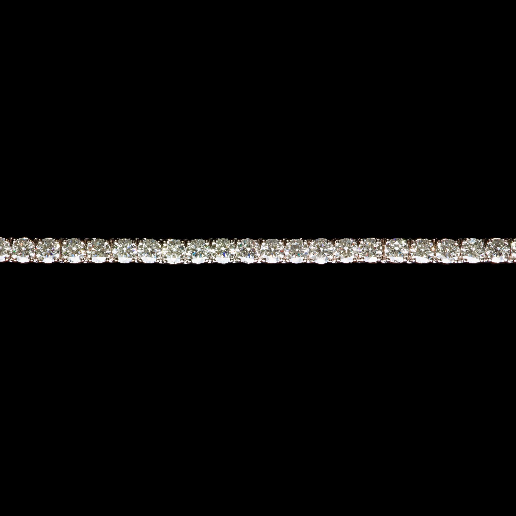 ARMBAND, 38 briljantslipade diamanter, tot. 14 ct.