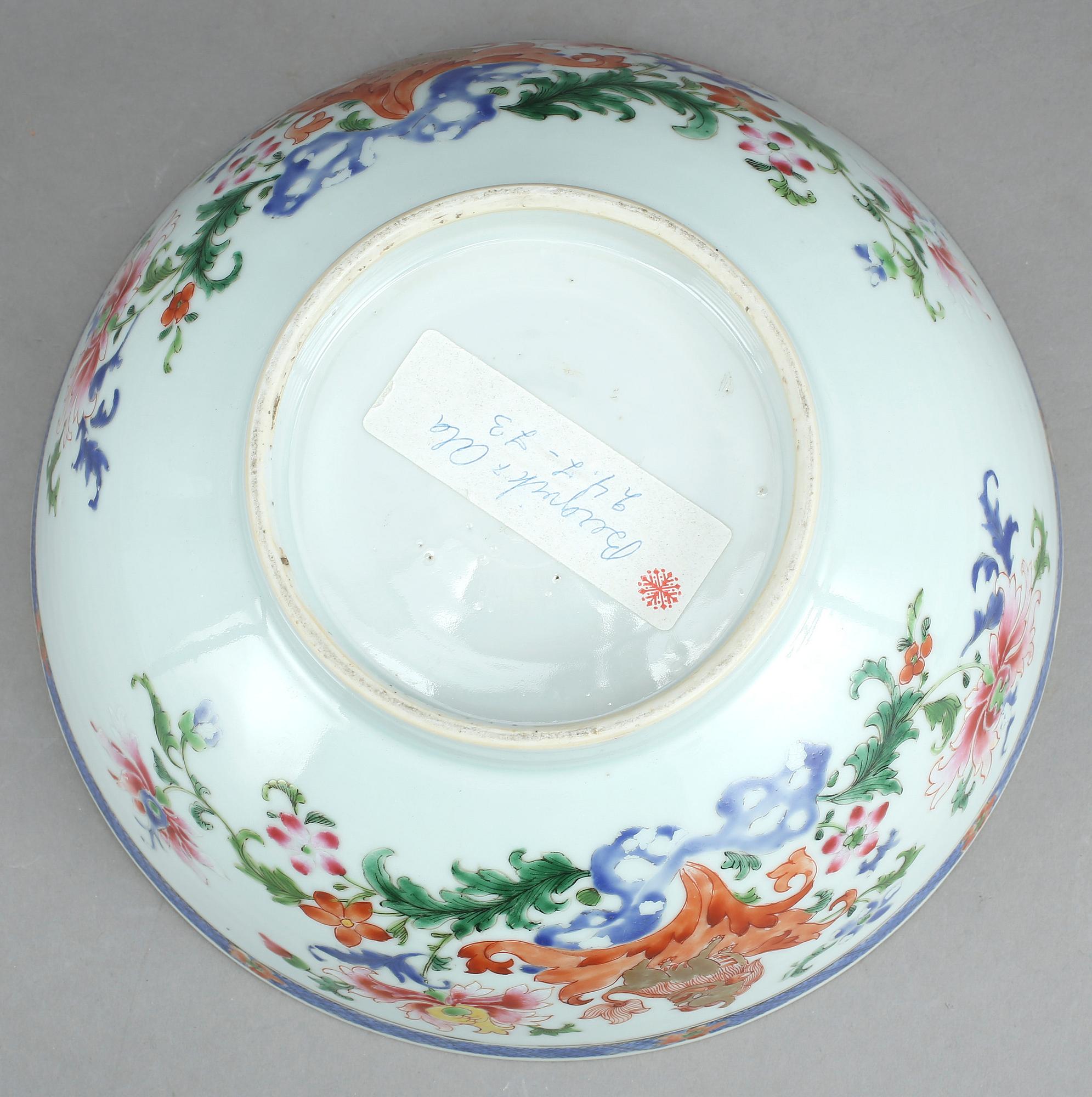 BÅLSKÅL, porslin, Qingdynastin, Qianlong (1736-1735).