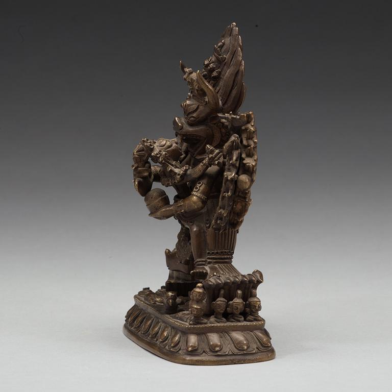 A bronze figure of Yamantaka, Tibet, tidigt 1900-tal.