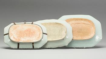 SERVERINGSFAT, 3 st, porslin, Kina Qianlong(1736-1795).