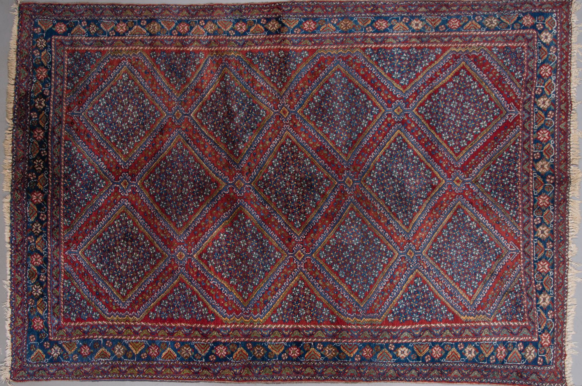 MATTA, afshar. Ca 245x169 cm.