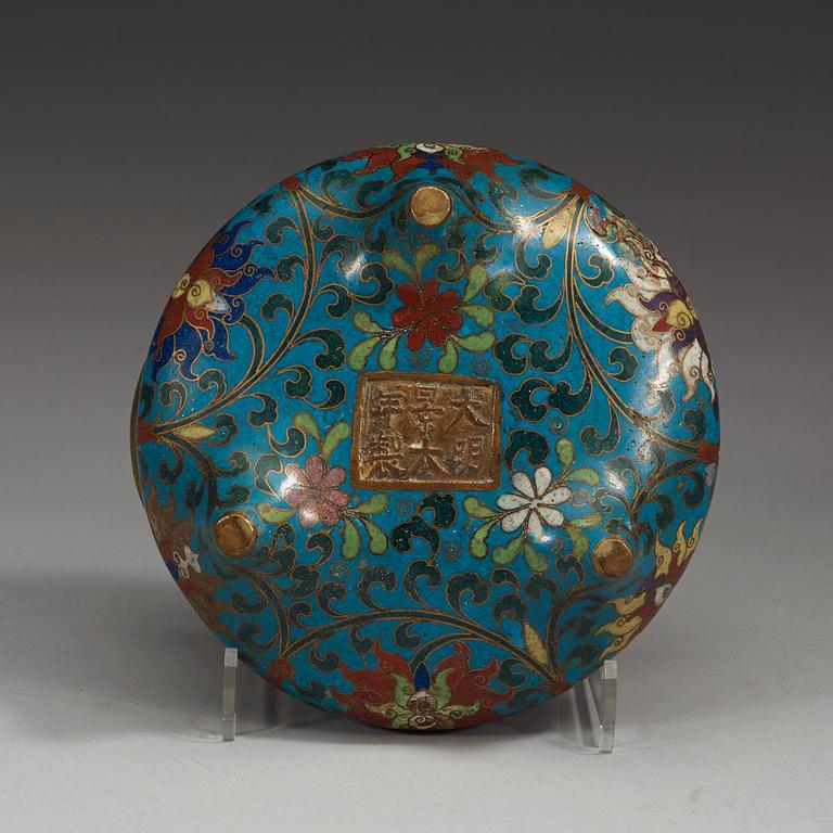 A cloisonné tripod censer, Qing dynasty (1644-1912)
, with Jingtai six character mark.