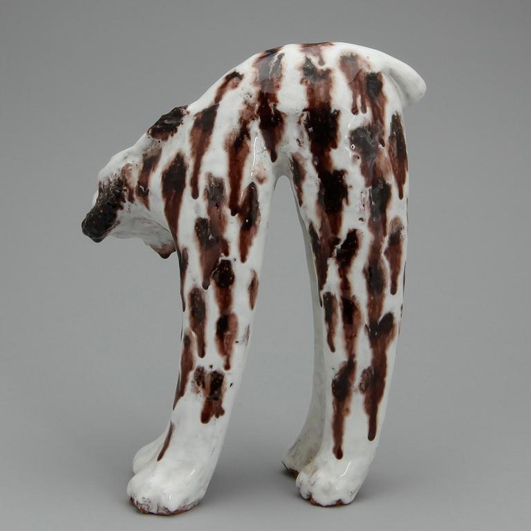 A Taisto Kaasinen glazed ceramic sculpture of a lynx, Upsala-Ekeby.