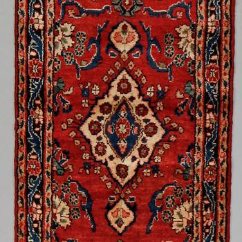 MATTA, Hamadan, ca 370 x 79 cm.