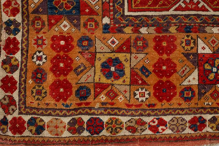 Matto, antique Melas prayer rug, ca 154-158 x 100-106 cm (as well as 1 and 3,5 cm flat weave at the ends), Anatolia.