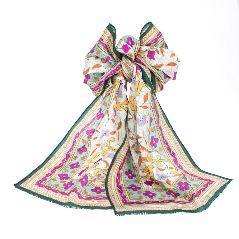SCARF, Oscar de la Renta.