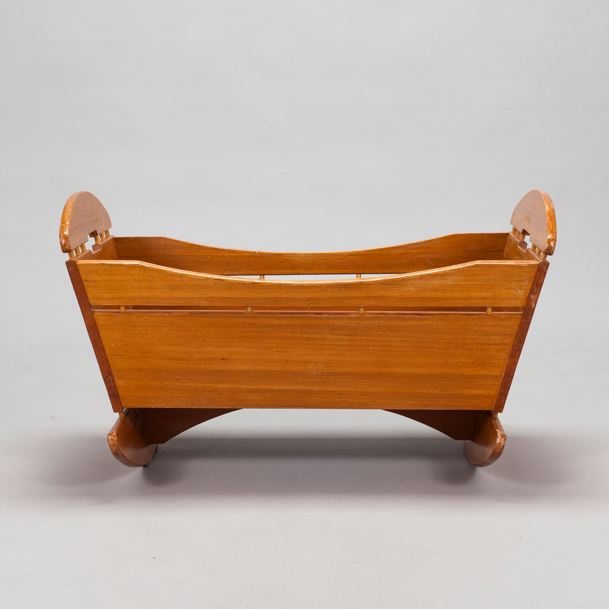 Ilmari Tapiovaara, vagga, "Apu" tillverkare Laukaan Puu för veckotidningen Apu, 1960-talets början.