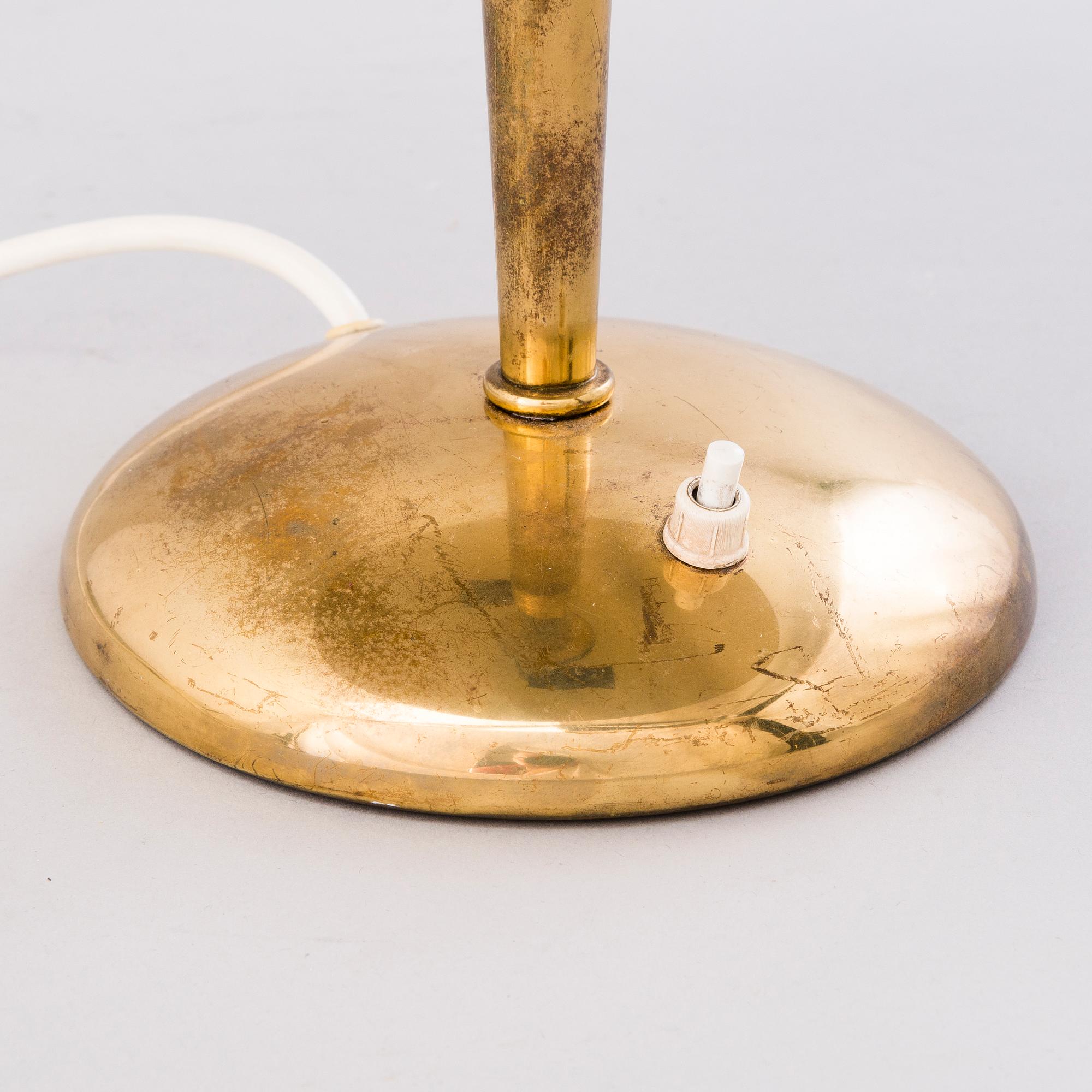 BORDSLAMPA, Itsu, 1900-talets mitt.