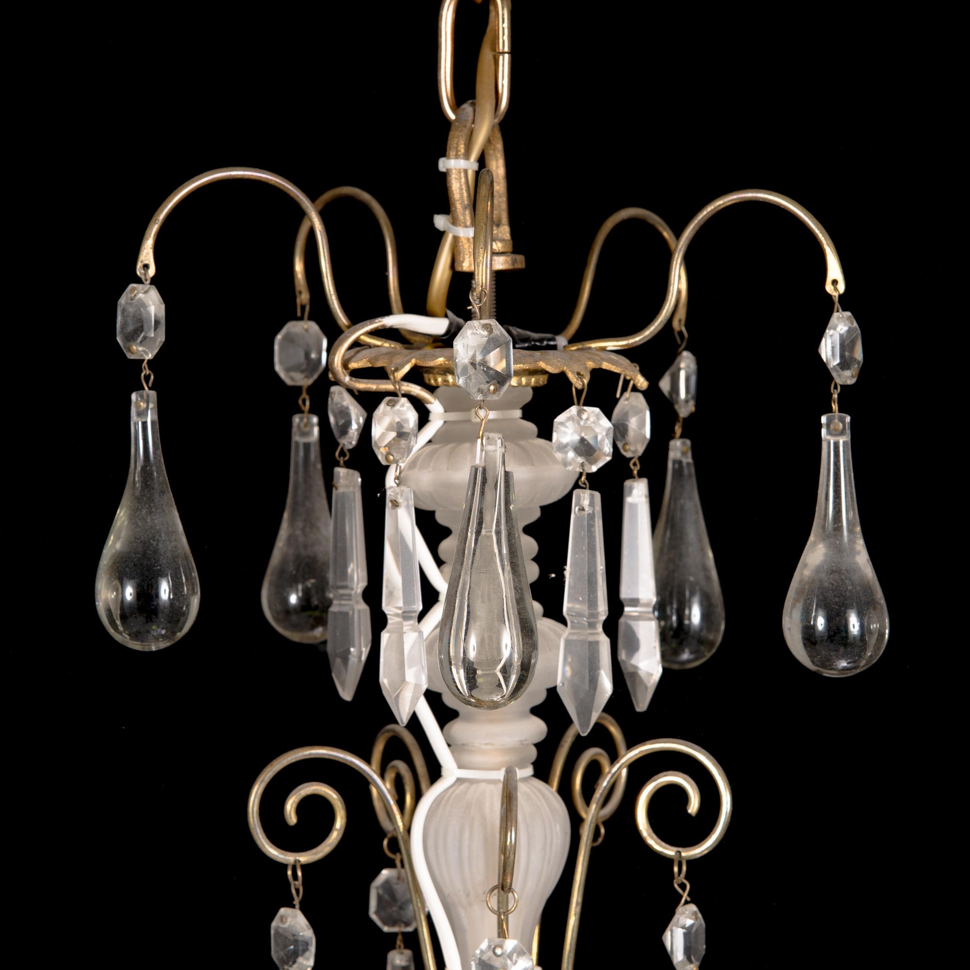 A late 19th-century chandelier.