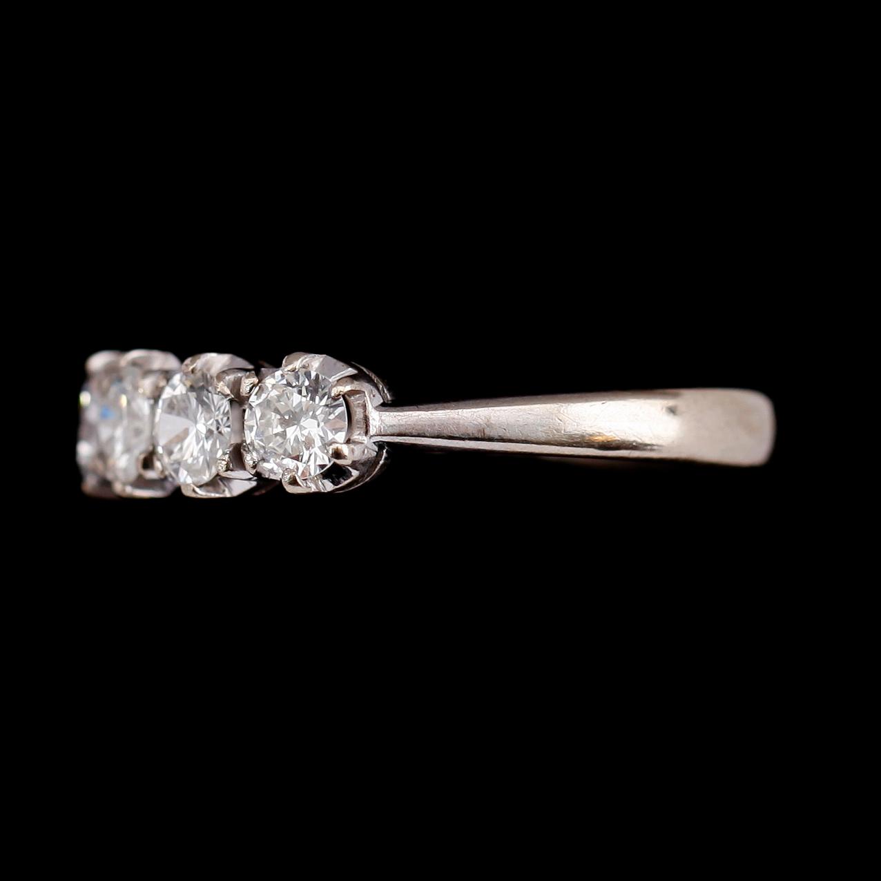 RING, 14 k vitguld, 5 briljantslipade diamanter totalt ca 1.00 ct.