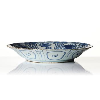 A large blue and white dish, Ming dynasty, Wanli (1572-1620).