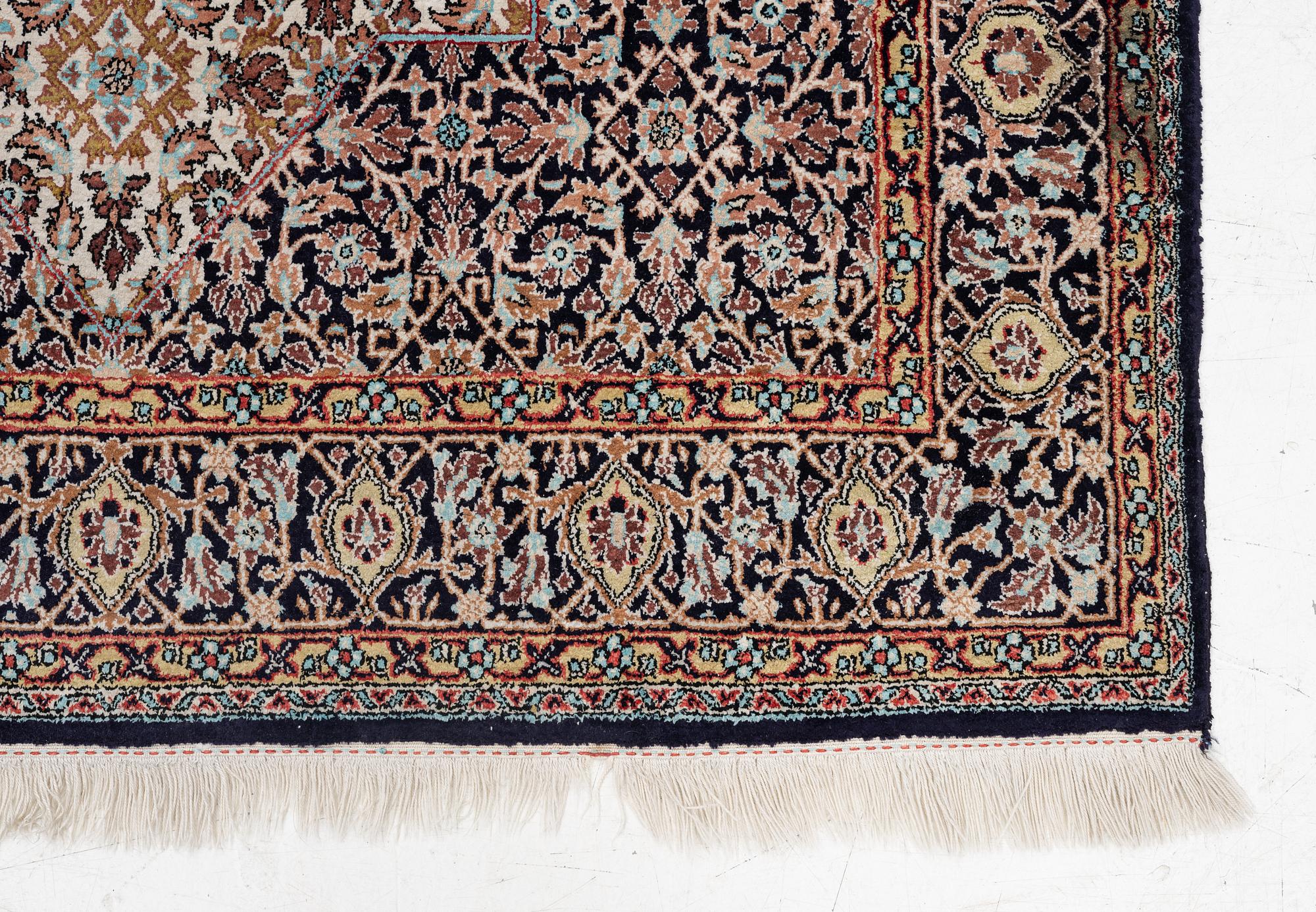 Matta, Ghom part silk, ca 165 x 107 cm.