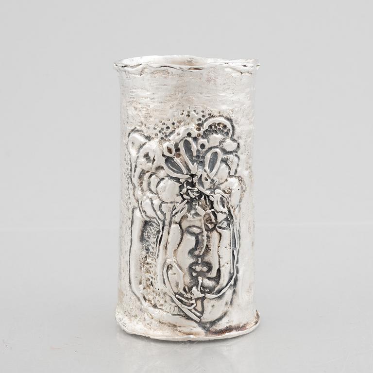 A sterling silver vase, mark of Lars Arby, Gothenburg, Sweden, 1975.