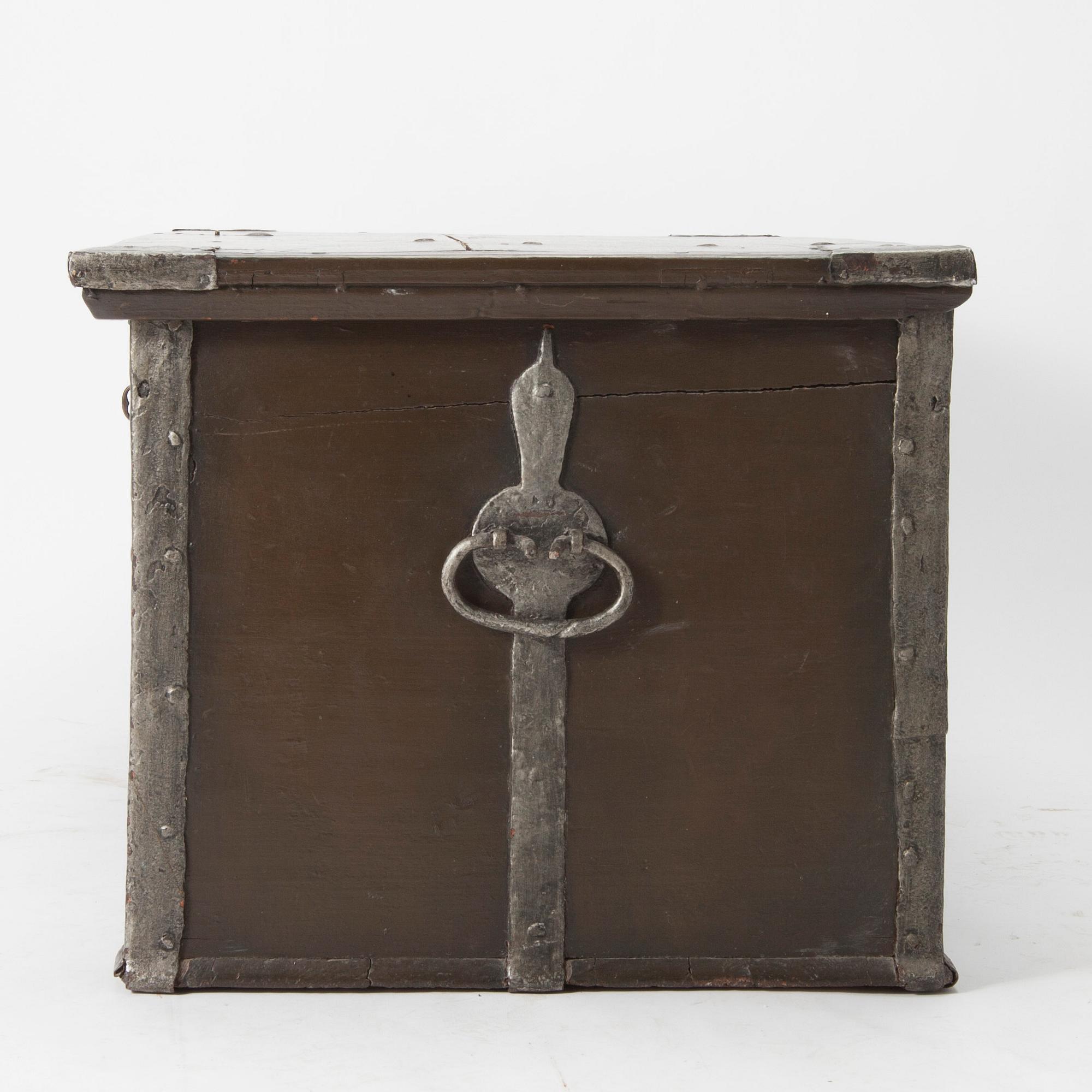 KISTA, märkt med monogram NED 1764.