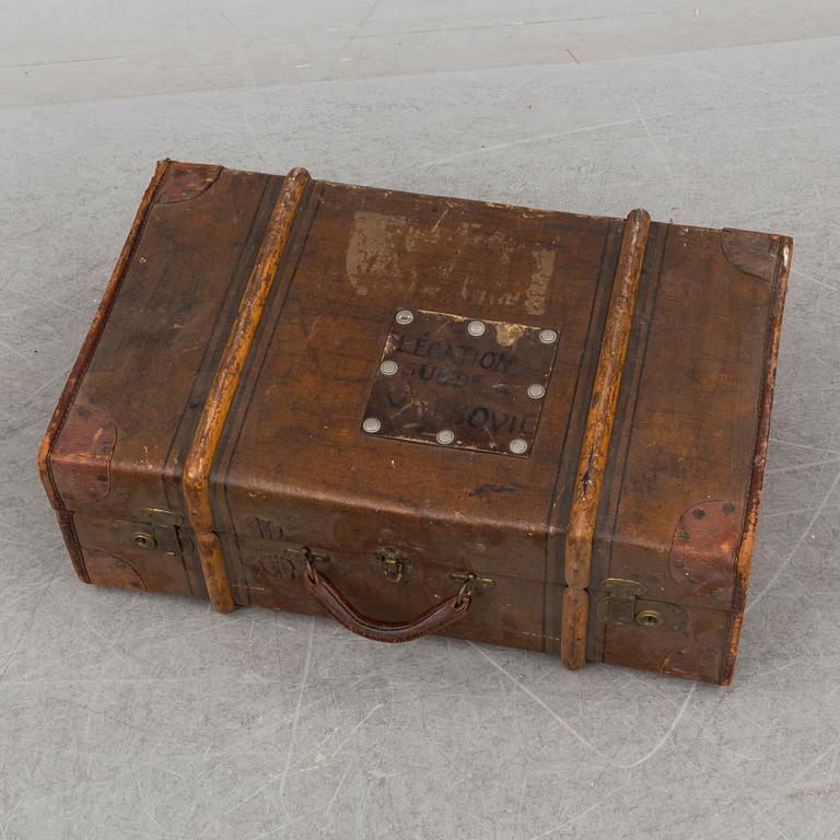 An early 20th century vintage suitcase from the Swedish diplomatic legation in Constantinople (Istanbul) and Warsaw.