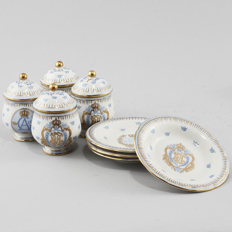 CREMEKOPPAR, 7 st, färltspatsporslin och porslin, Rörstrand, Meissen, Herend, 1900-tal.