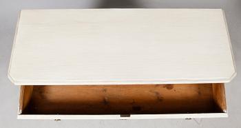 BYRÅ, sengustaviansk, 1800-tal.