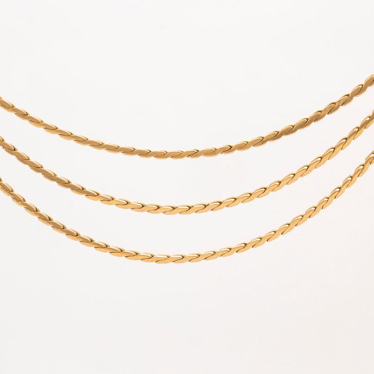An Italian 18C gold necklace weight 37 grams length 20 cm.