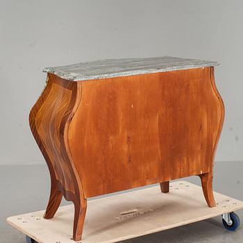 BYRÅ, rokokostil. 1900-tal.