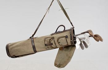 GOLFKLUBBOR, 10 st, i bag, 1900-tal.