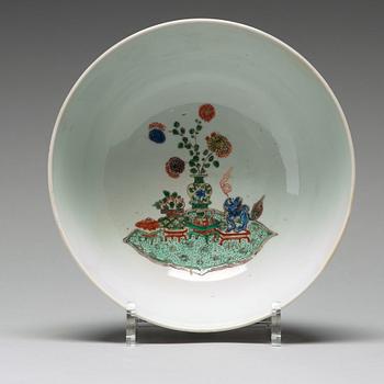 SKÅL, porslin. Qingdynastin, Kangxi (1662-1722).