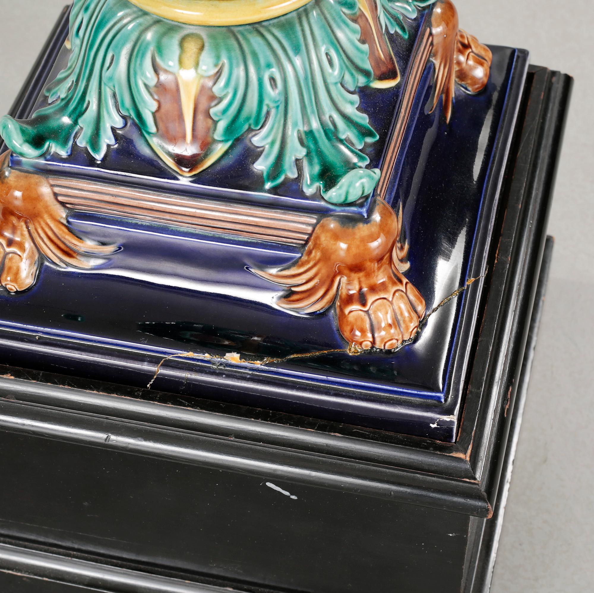 A majolica urn and a piedestal from Gustafsberg, around the year 1900.