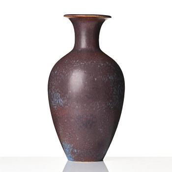 Gunnar Nylund, a stoneware vase, Rörstrand, model AKT, 1950s-60s.