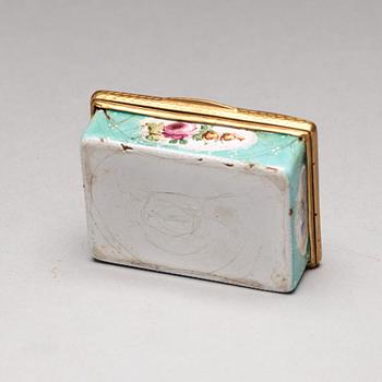 A group of six snuff boxes, 19th/20th Century.