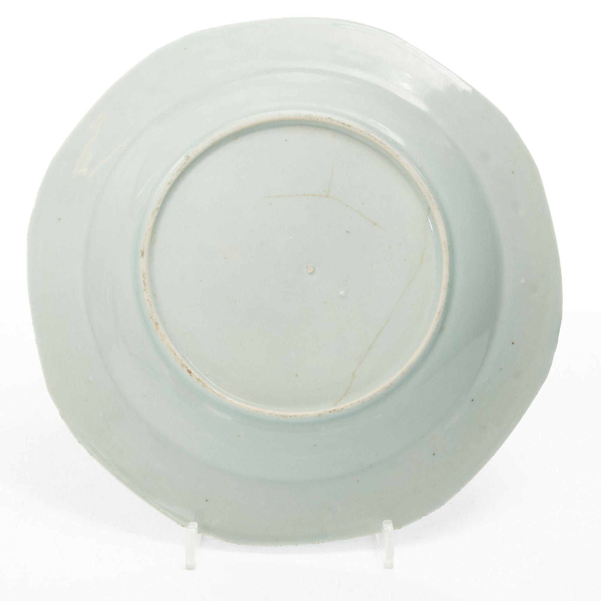 A set of four Chinese export porcelain parts, Qing dynasty, Qianlong (1736-95) and Jiaqing (1796-1820).