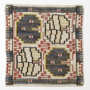 Märta Måås-Fjetterström, A 'Grodblad' textile.
