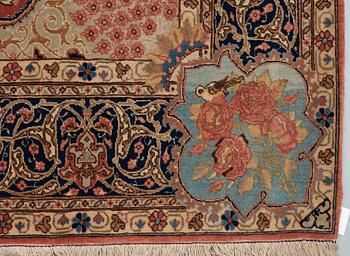 SEMI-ANTIQUE TABRIZ FIGURAL. 203 x 144 cm.