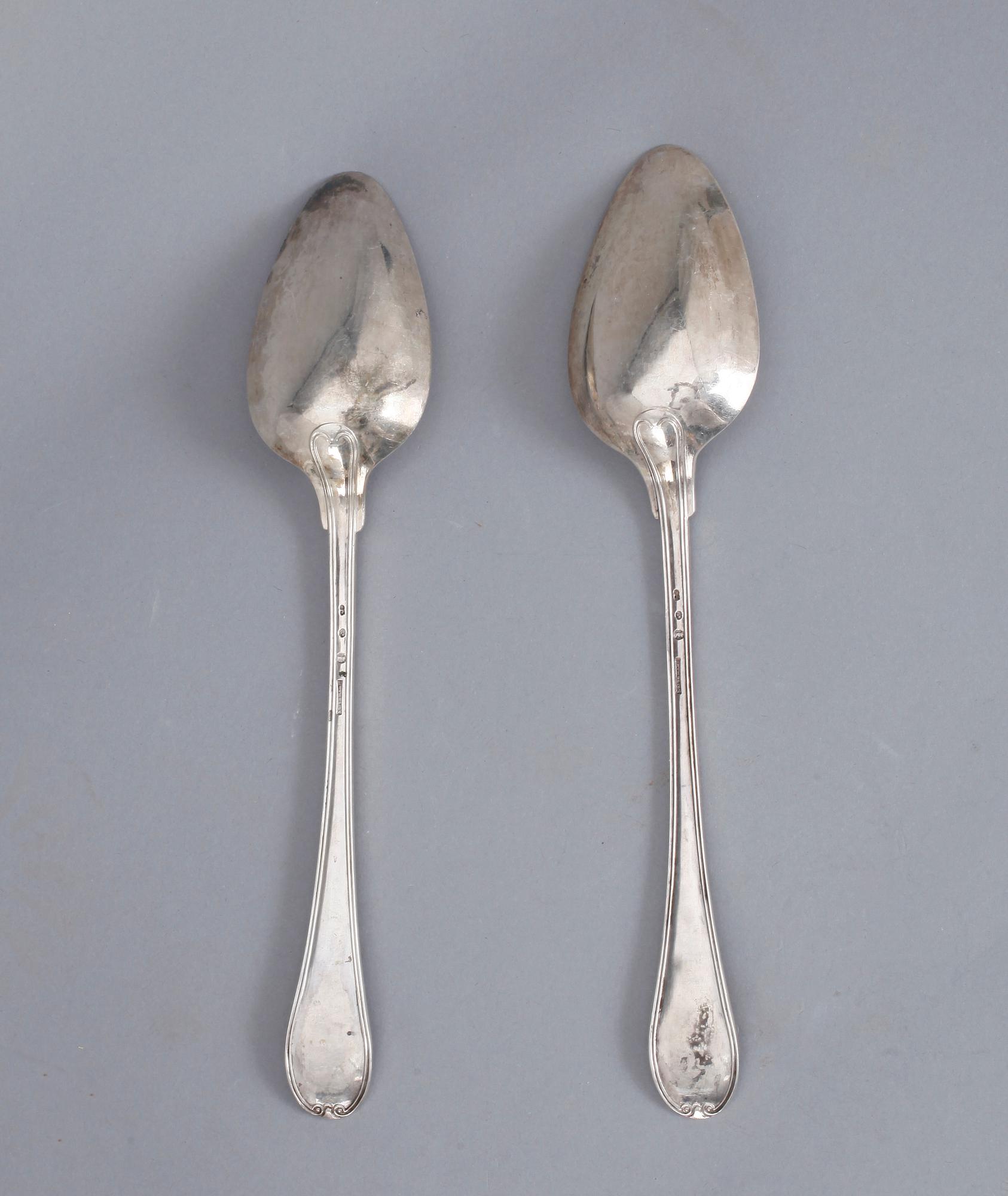 RAGUSKEDAR, 2 st, silver, Adolf Zethelius, Stockholm, 1820. Total vikt ca 235 gram.